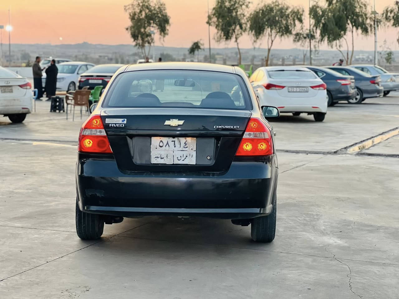 السلام عليكم ورحمة الله وبركاته
اڤيو 
موديل 2008 
ضررها قطعتين فقط 
سياره نضيفه كير محرك شرط 
كير عادي 
شرط تحويل وترهم مراوس  او مقدمه حسب القناعه 
تواصل عبر الهاتف او عبر خاص 
رقم ***********
