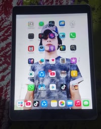 ايباد ٩ ٦٤ • بطارية ٩٠ • نجف