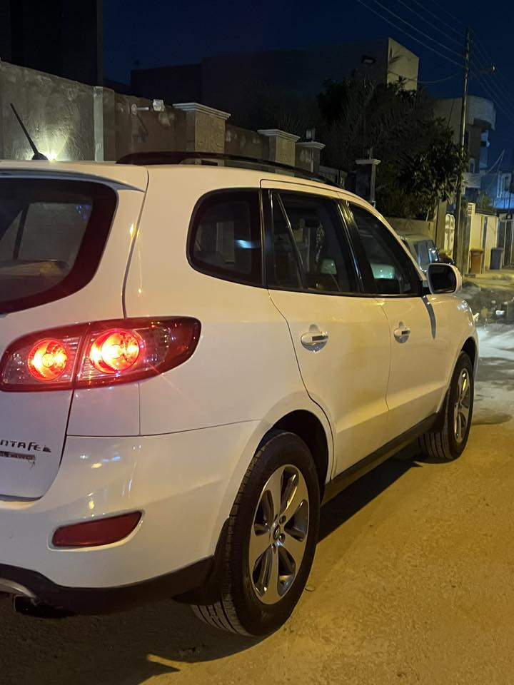 السلام عليكم للبيع سنتافيه ٢٠١٢ فول موصفات ولسونار موجود مكان بابل حي العسكري السعر ١٥٣ وبيه مجال بسيط بيع مستعجل ***********
