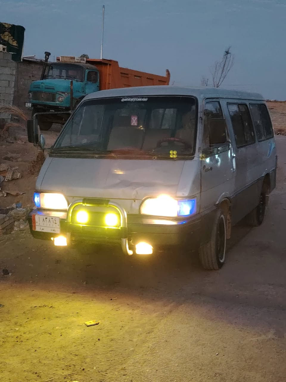 سلام عليكم كيا بستا للبيع موديل 93مكينه وكير مكفولات السنويه بعد ٥ اشهر تسقط السنويه شواصي مكفولات يساره شرط الشغل السعر 32رقم الهاتف ***********
