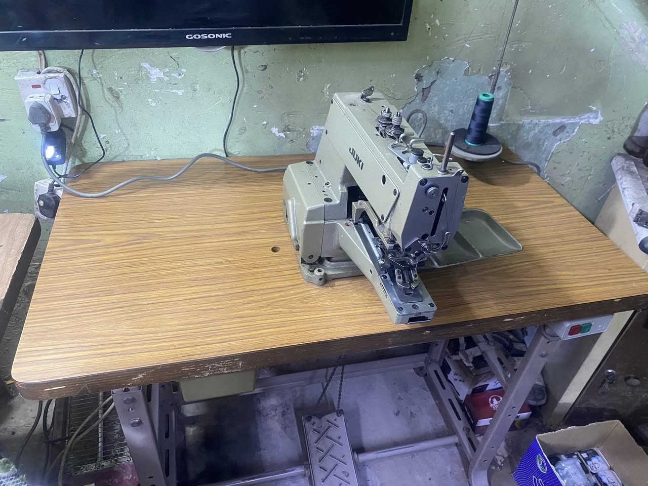 مكينه فقط دكم جوكي
مكينه لوك بعدها جديده 99 /100
سعرها مليون 
مكاني بغداد 
***********
