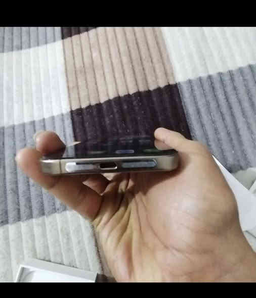 سلام عليكم 
آيفون ١٦برو ماكس ماستر 
بعده بضمان 
صحراوي 
نضافه ١٠٠٪؜
بطاريه ٩٩
ملحقاته وياه 
سعره ١٤٥٠وبيه مجال 

جديد بمعنى الكلمه بس الجهاز لكاص بيه تعبان 

بصره حي الاصدقاء 
***********
