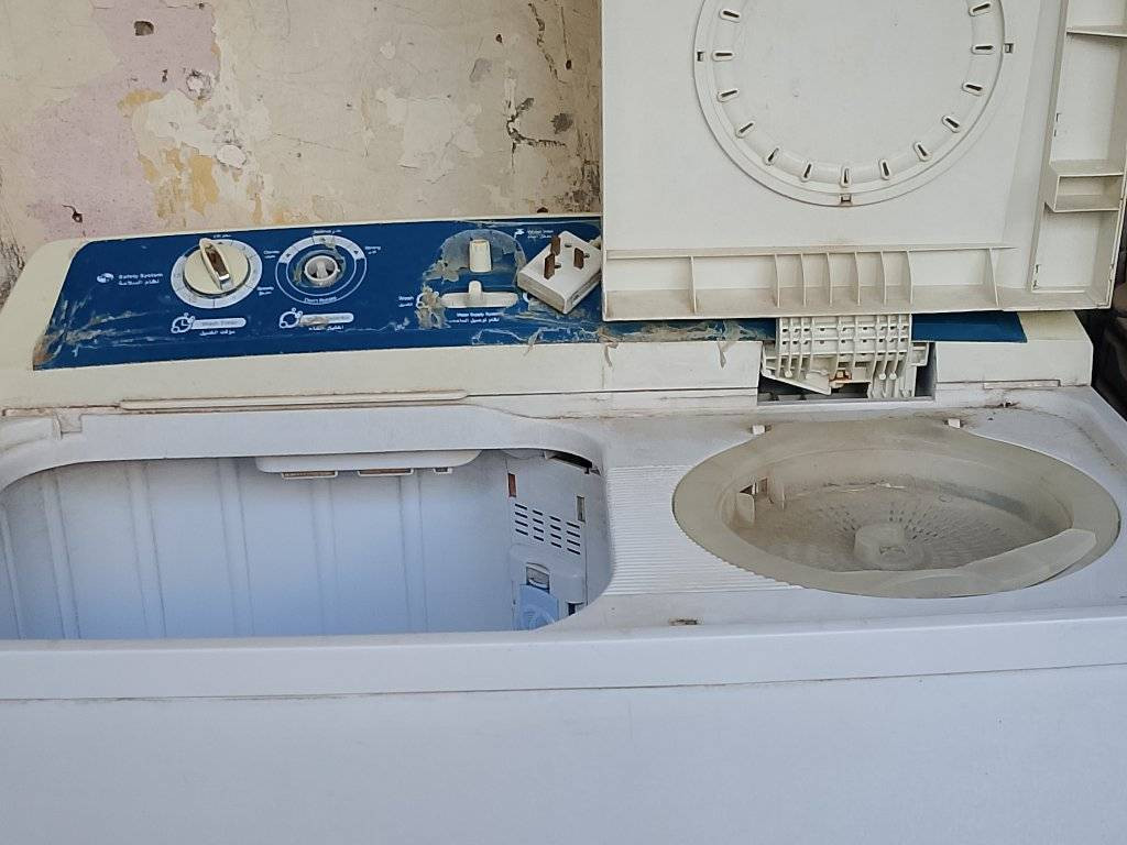 غساله هيتاشي الاصليه 
شغاله نقص فقط المجفف
يشكل سعر 120وبيه مجال


**إذا كنت صاحب هذا الإعلان وتريد حذفه لأي سبب، رجاءا أرسل رسالة إلى الدعم الفني**