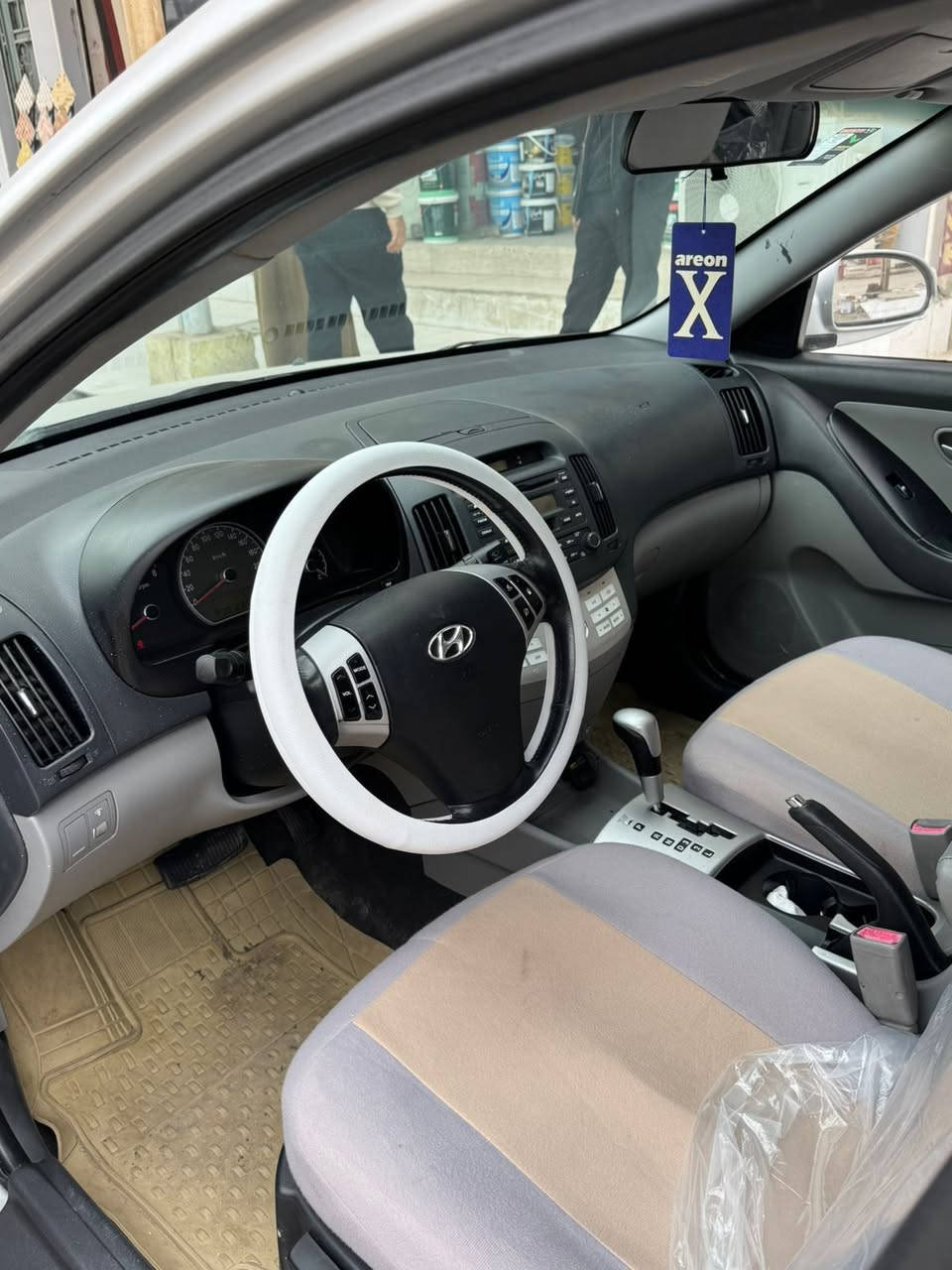 السلام عليكم النترا ادوات ادوات سياره جديده كلش متومه رقم بغدادطبق الاصل بيهاكصه وحده مكاني باالناصريه بيع اومراوس مركز***********
السعر42
