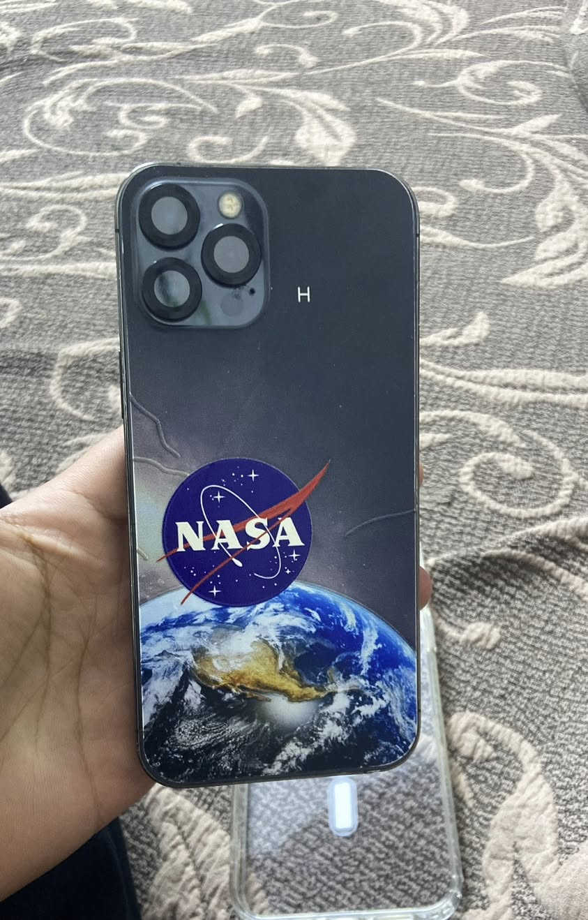 السلام عليكم ايفون 12 برو ماكس مكفول مامفتوح ولا مبدل بي شي فقط كامره وشغاله مابيهه كلشي على فحص ***********
