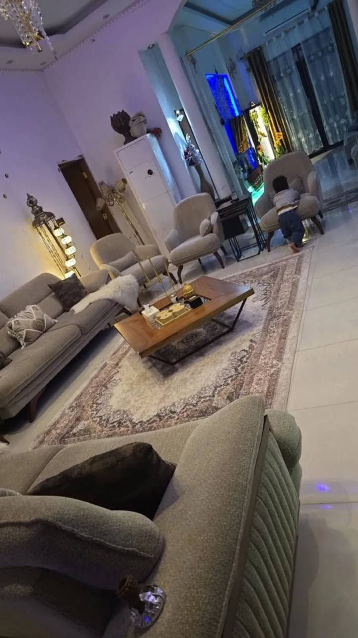 بيت البيع واجهه 11 ونزال 33 المساحه 365 غرف نوم 3 و4 زغار صالتين صحيات خارج وداخل واستقبال + مطبخ العنوان تنومه نهر حسن الكباسي مدرس المنذريه


**إذا كنت صاحب هذا الإعلان وتريد حذفه لأي سبب، رجاءا أرسل رسالة إلى الدعم الفني**