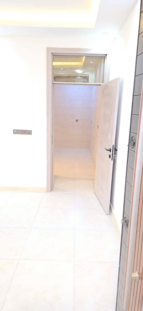 #لدينا_دار_للبيع مساحه ٥٠ متر واجهه ٥  ونزال ١٠متر  طابو زراعي سند 25 قرار محكمه البيت يحتوي على٢ غرف نوم وستقبال ومطبخ  العنوان بغداد الدورة مدخل البوعيثه مجمع السلطان الاول 
هاتف ***********
