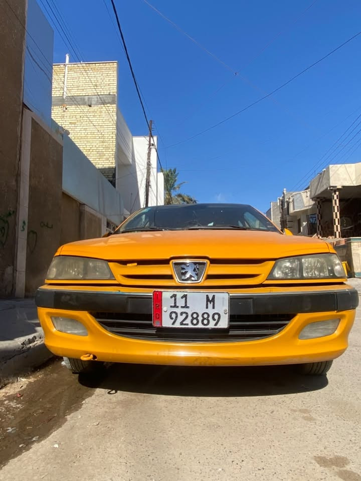 سياره بيجو للبيع رقمه بغداد تكسي السياره مكفوله عام مابيه اي ضربه السياره كله حساسات محرك ١٨٠٠ محرك وكير ومكينه مكفولات سعره ٨٥ورقه ***********

