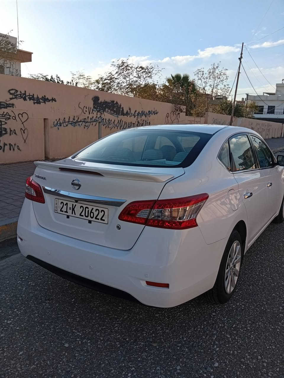 سنترا موديل ٢٠١٩ ماشي ١٠٢الف بدون صبوغ بها تعديل بارد شبر بونيت وشبر باب خلفي سكن مع كوبون بنزين سعر ١٢٦ رقم موبايل ***********

