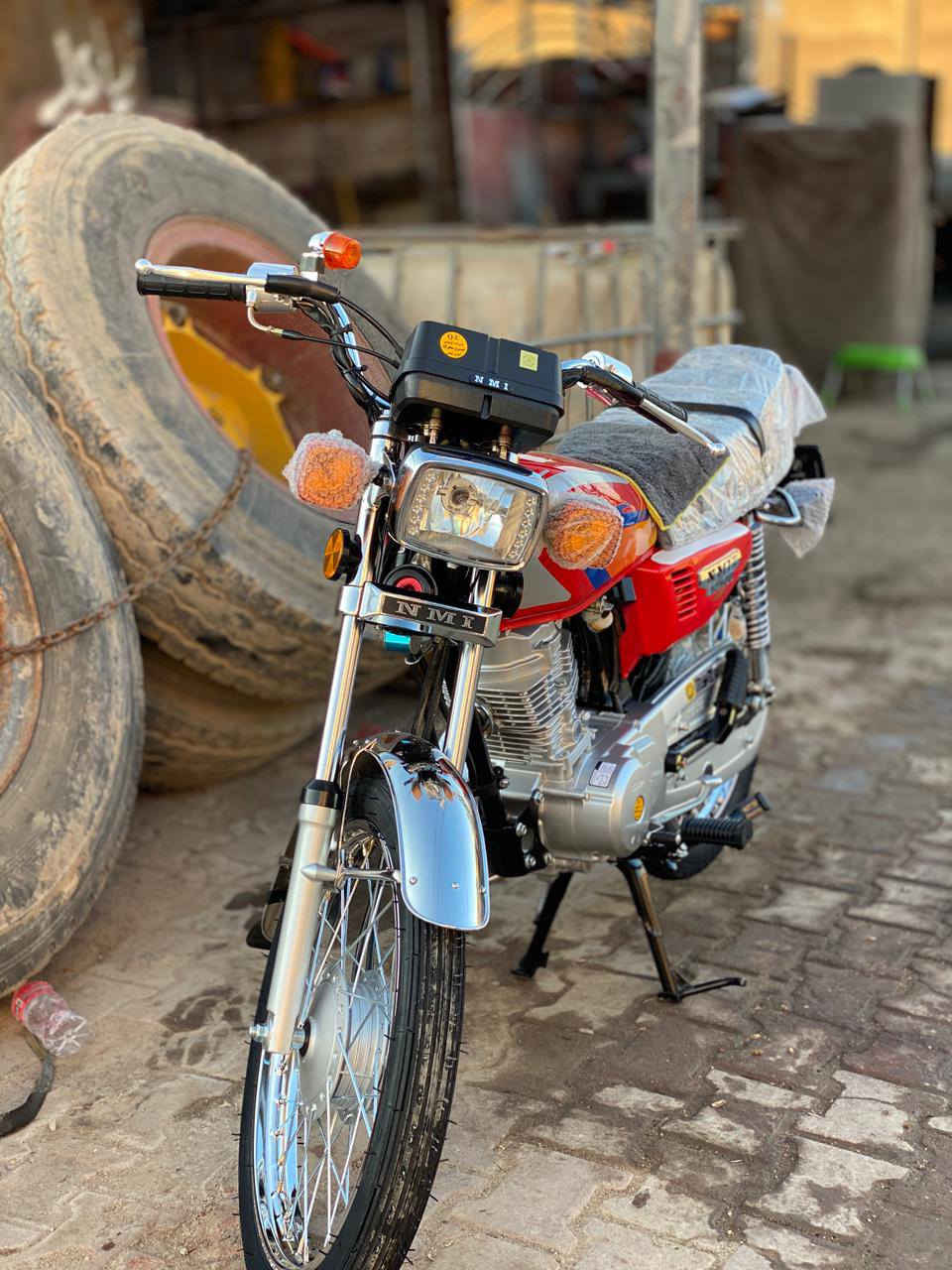 دراجه للبيع.ثاني تبديله دهن دراجه جاهزه صارله 10ايام من معمره تعميره سيد خلدون السعر 1100 مليون وميه وبيه مجال رقم الاتصال ***********
