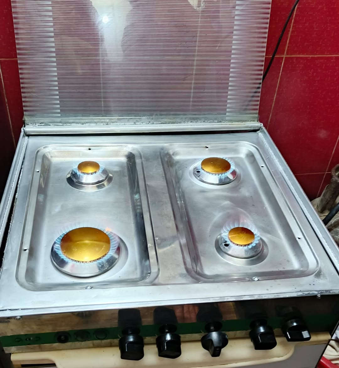 ‏طباخ إيطالي نظيف سعر مناسب وهذا فرن نظيف عنوان بغداد الحرية اللي يريد هم يدخل خاص يراسل لو يتصل على هذا الرقم *********** بي وتساب
