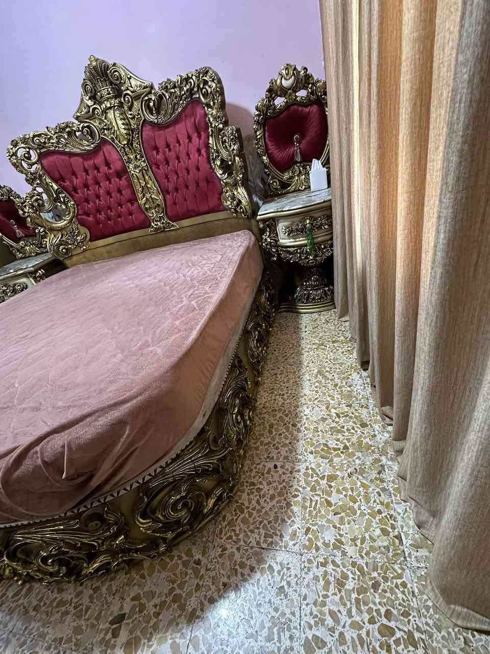 غرفه زان مصري للبيع نضيفه جدا 
قيم بليرضي الله مكان بغداد
***********
