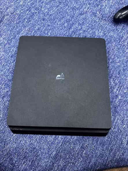 بلي فور سلم للبيع مستعمل اونلاين اصلي ما مفتوح ولامبدل بي اي شي ملحقاته اصليه وكامله لوكاته اصليه وبي
3 يدات ثنين يشتغلن وحده لا وبي 3 حسابات بلي ويا قرص جي تي اي 5 وياه بتل فيلد 1 عربيه + دستني 2 + فيفا 25 بس مو كامله + فول قايز + ببجي + +اوفرواتش + ذا كرو 2 + انشارتد 4 + انشارتد الارث المفقود + رزدنت ايفل 2 ريميك + فورتنايت + بيس efootball +روكت ليق وبي حسابين روكت ليق قويه وحساب بيس قوي وحساب جي تي اي 5 اونلاين قوي
سعره ٢٥٠ 
مكاني ياسين خريبط
للستفسار واتساب
***********
