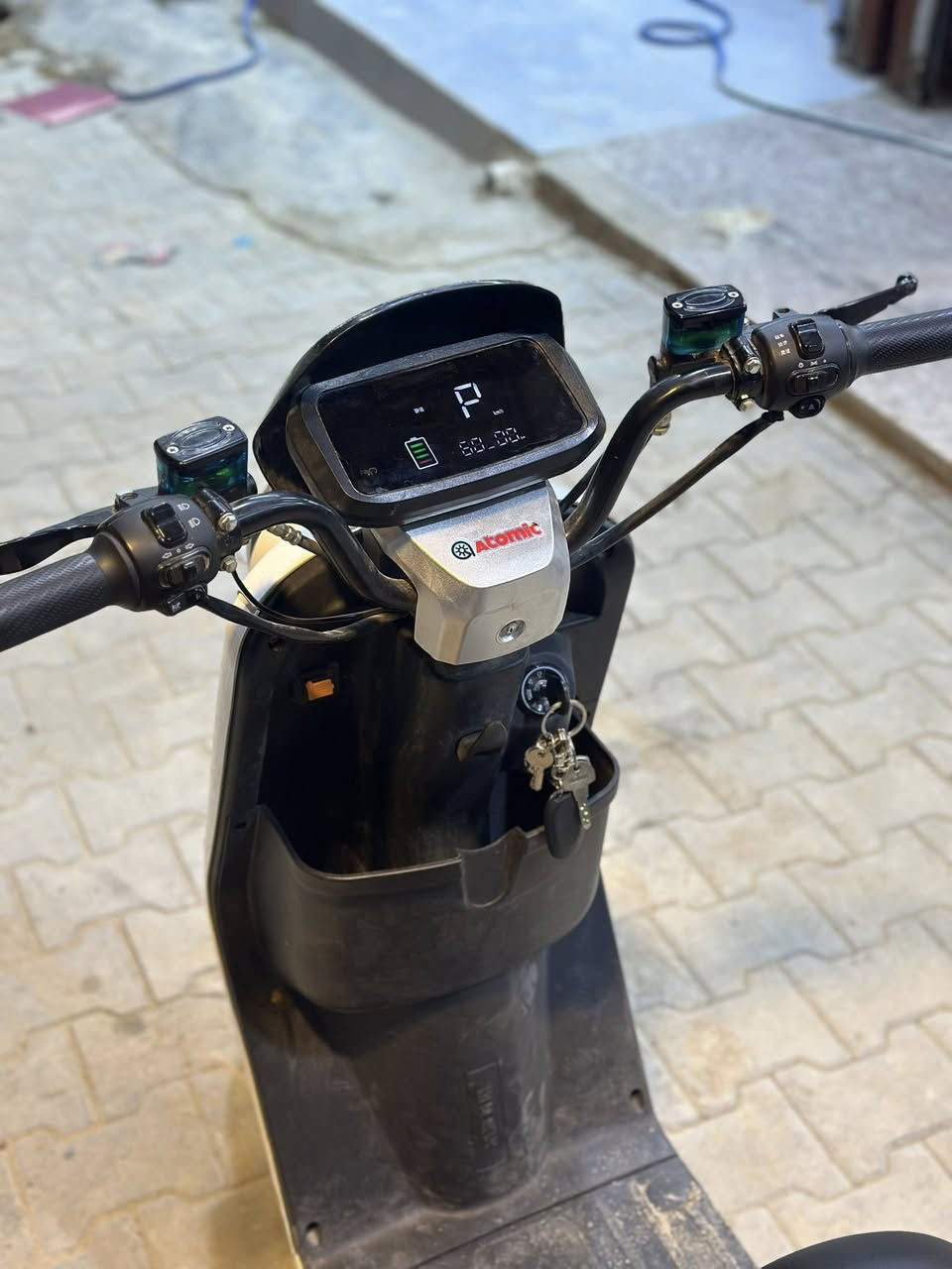 السلام عليكم دراجة R900ريان دراجة جديده كلش ما بيها نقص ونضيفه حجم البطاريات 32 مسخدم شهر واحد فقط السعر 580الف وبيها مجال للشراي 
***********
