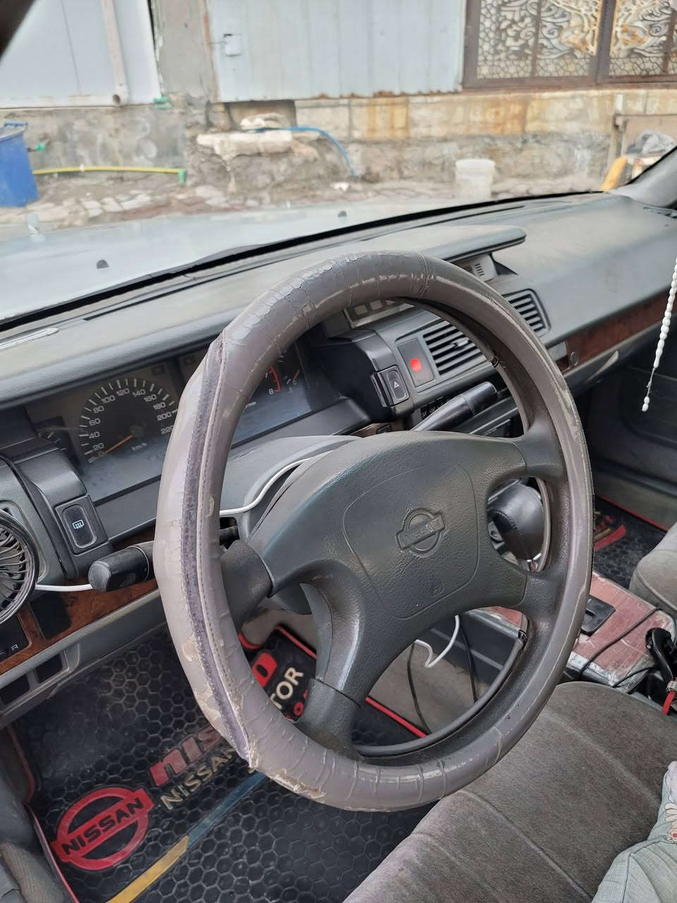 السلام عليكم للبيع فقط نيسان سدرك موديل ٢٠٠١ مسجلة ٩٧ بأسمي رقم ديالى محرك في في تي وكَير خير من الله تبريد تدفئة زوج تاير امامي جديد اقل الشهرين والخلفيات %٨٠ السعر ٥٥ ورقة بيها مجال بسيط موبايل *********** بيه واتساب غير متواجد على الفيس

