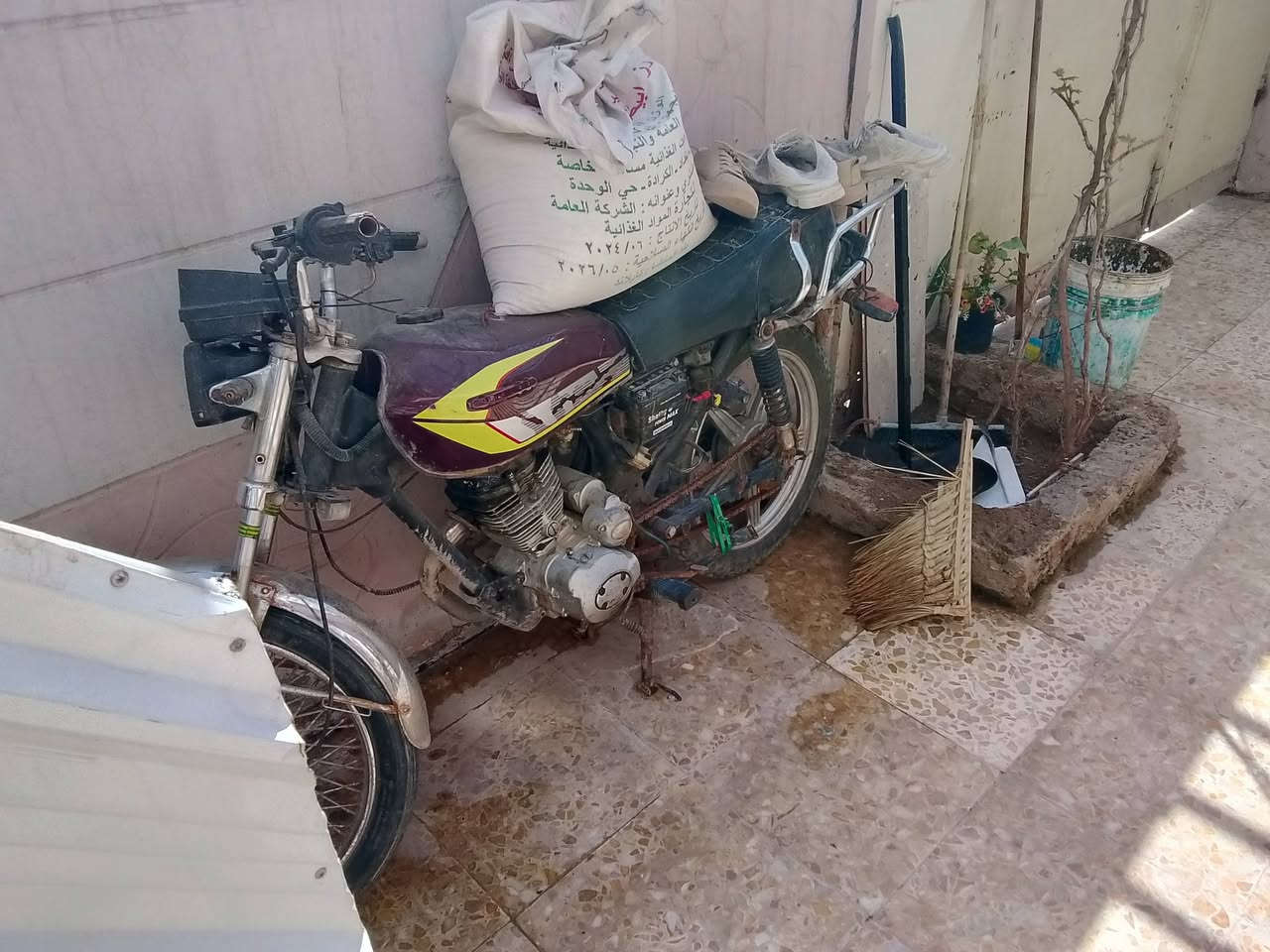 دراجه سوفان لل بيع مكان بغداد زعفرانيه ناقصهه كابريتر سعر ميتين وخمسين وبيهه مجال ***********
