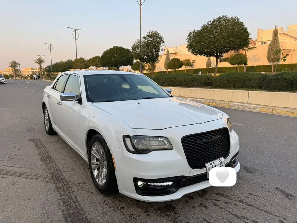 السلام عليكم
اوباما 2017 مرمزة 2023 
فول مواصفات .. مواصفات C
السعر 165 وبيهة مجال 
مكلف بالنشر 
رقم صاحب السيارة 
***********
