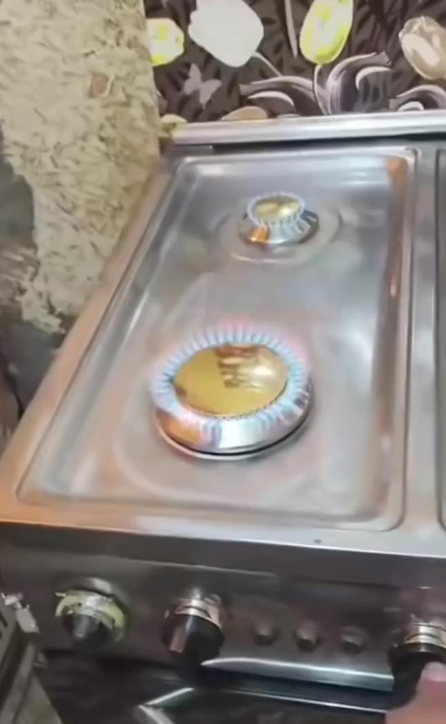 ورشه صيانه تصليح انواع الطباخات موقعيه 🏠
شغل درجه اولى واستاب ‏‪***********
