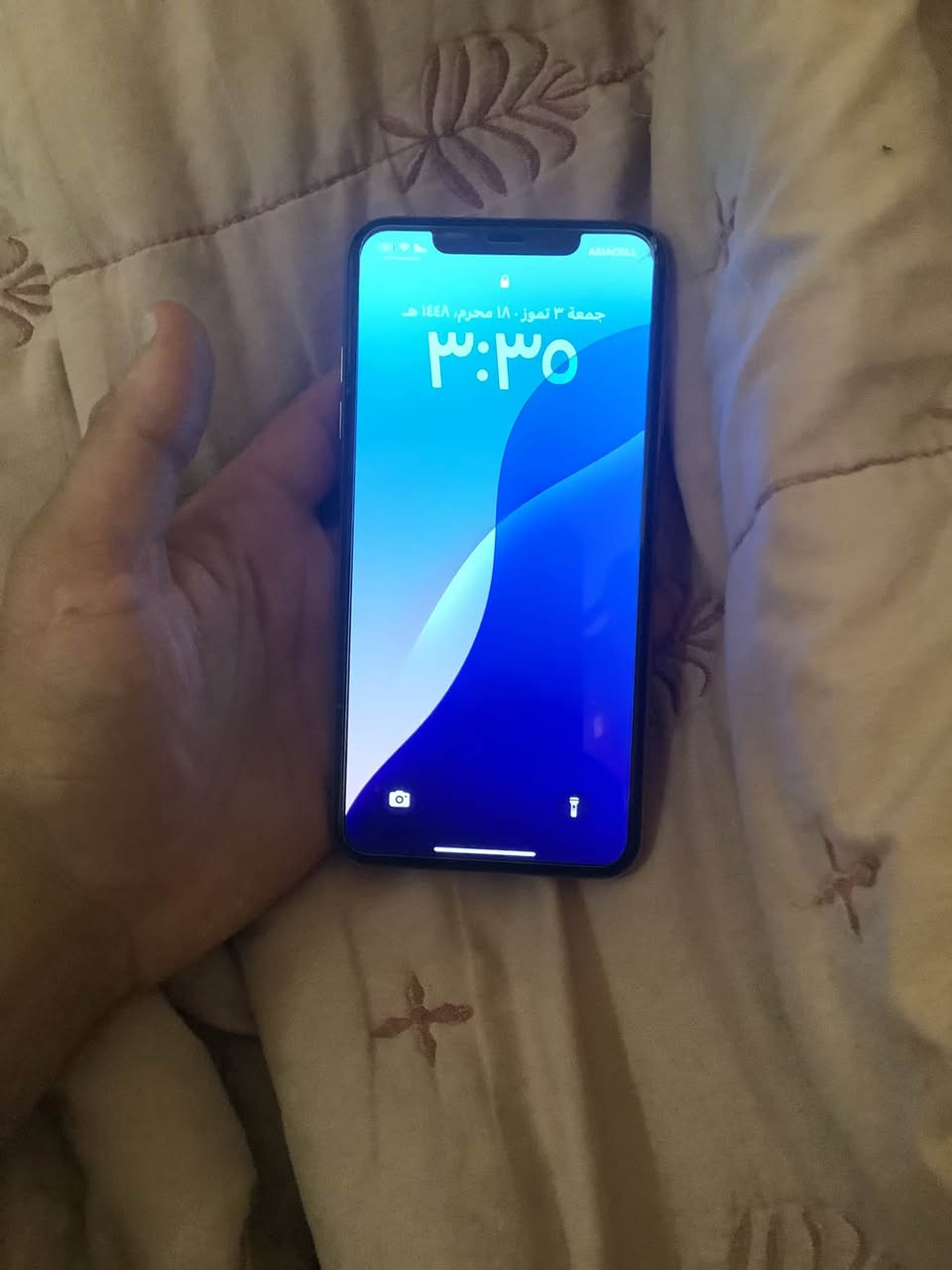 سلام عليكم
ايفون XSMAX 
مبايل جديد فقط ضهر فطر و شاشه بيها فطر ما مأثره فطر بسيط ذاكره ٢٥٦ بطاريه 82
فيس ايدي واكف و سعر جدا مناسب للتواصل ***********
