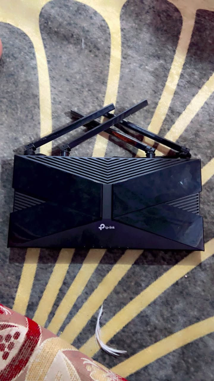 راوترات شغالات لا عطل ولا شي سعر اسود 30 ولابيض عشرين اتصال فقط *********** عمارة, ميسان
