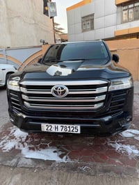 لاندكروز سبعينيه • ٢٠٢٢ • اسود