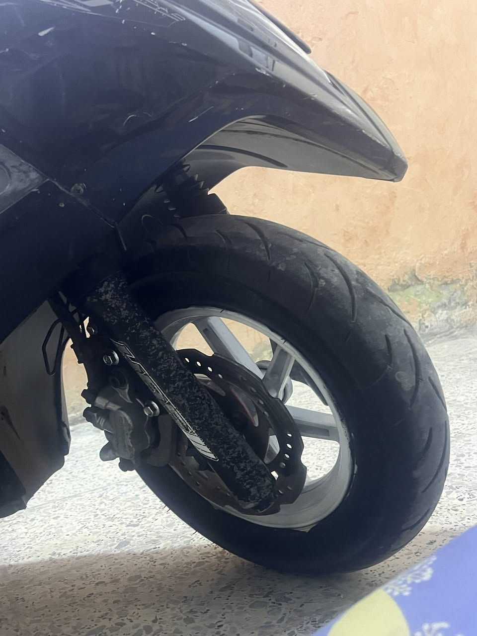 ‏سلام عليكم دراجة كفالة عامة بيها ملاحظات شلوع معدل ***********
