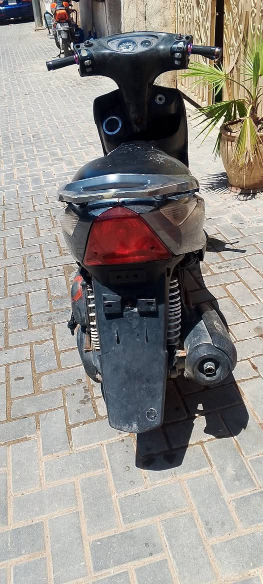 سلام عليكم دراجه ماكس ثعلب 140 للبيع او مراوس سعر 550 مكان بغداد حي العامل رقم *********** واتساب

