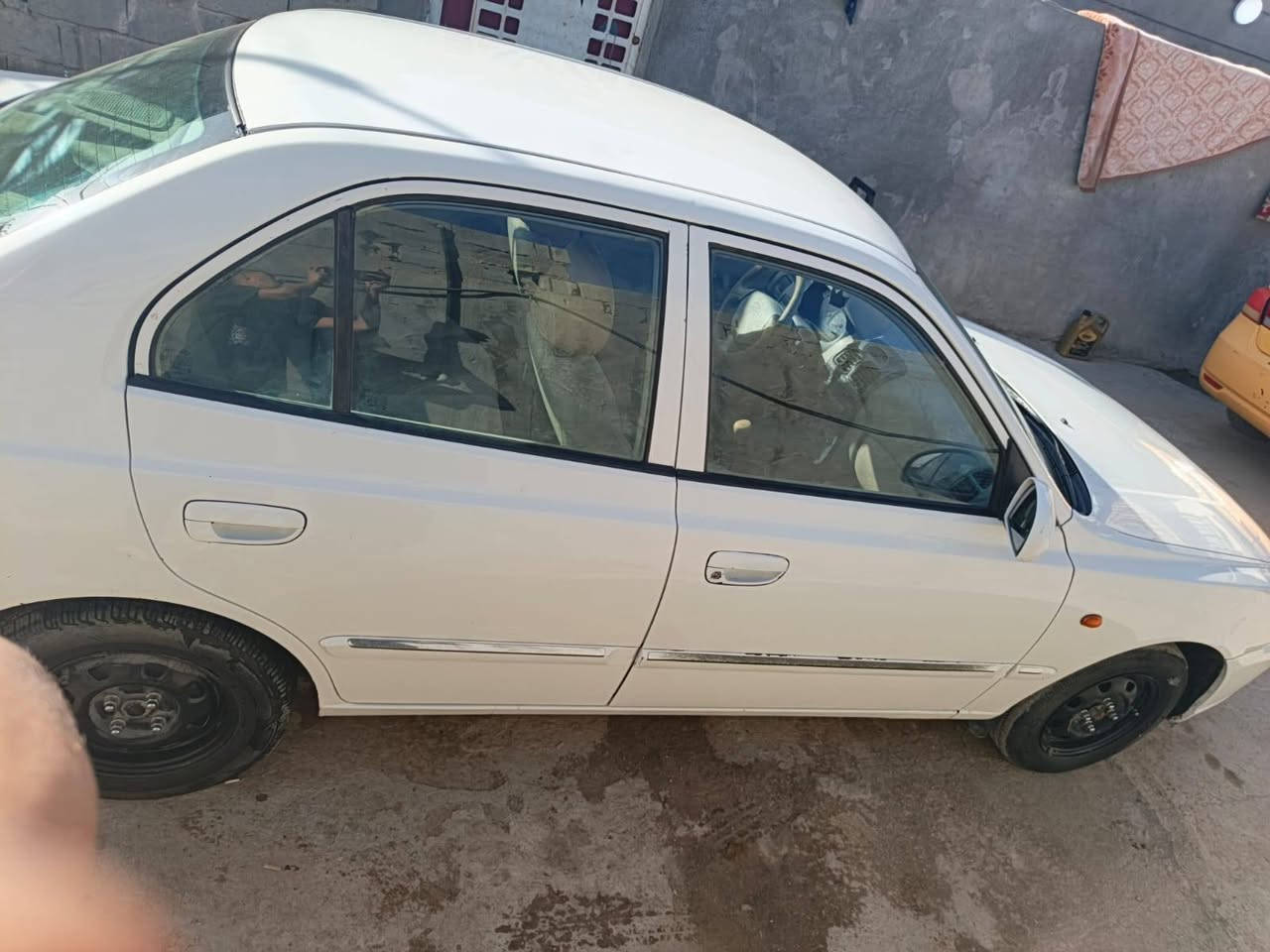 سلام عليكم 
فيرنا 2015
بيه ضربه بل جنطه وراجه بارد
ومكينته بدايه تبخير 
رقم بابل نكليزي 
السعر 70وبيه مجال 
***********
