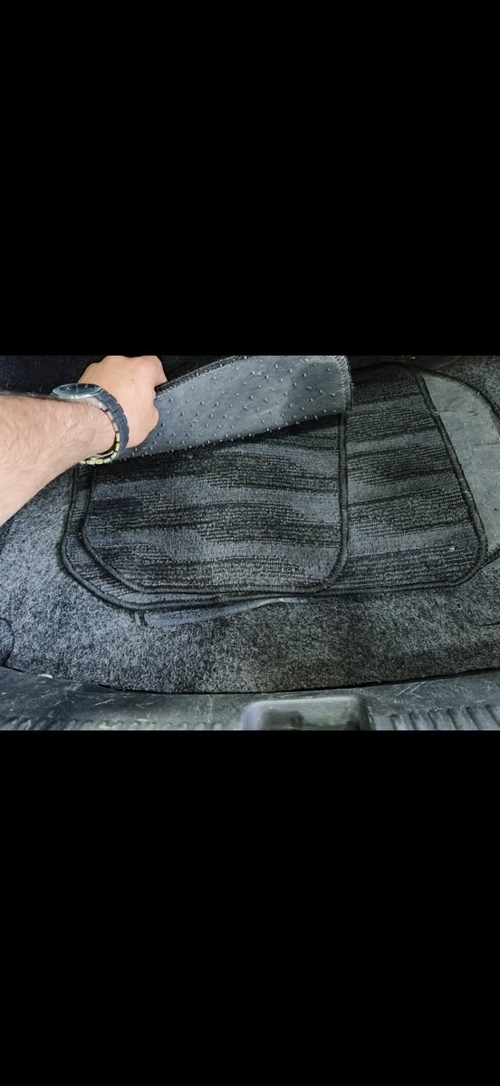 السياره ع ايدي من ٢٠١٤
فولكسفاجن جيتا ٢٠١٢ ماشيه ٩٣ الف امريكي كلين بدون حادث فقط سرقه لايتات فقط فقط  كفاله عامه من ضربه وفتح وتبديل 
بيه رش قطعتين فقط بدون معجون وبدون دكه جاكوج فقط رش اثر شخط 

كير محرك جدد 
صدر امامي خلفي جديد 
تخم تاير جديد 
حساس خلفي 
لايت زنون 
ضفيره وكهربائيات بشرط ممدوده ايد بيهه 
تبريد ثلج 
ويل كب بلاد 
حته كتلوكاتهه وياهه

مود درايف مكينه ٢٠٠٠ تنفس طبيعي المرغوب بدون توربو.. 

 بيها صبغ بابيتين جهة السايق رش فقط بشرط

جاهزه ومناقصها اي شي رقمها بغداد  انكليزي تحويل مباشر مكان السياره بغداد المنصور او بغدادالجديده  سياره نضيفه جداً حك للاستفسار ***********
