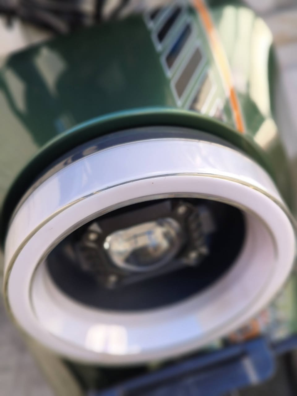 للبيع صار شهر من اشتريته اسمه زيرو عشره نفس R9R8 نفس الاواد نفس الغراض جيب وشد بس الاسم يفرق مايحتاج اشرح كامل من المواصفات فول بطاريات 5الاصلي بصمه اسويج مثبت سرعه سرعه 60حقيقي والصور يمك وشوفت عينك اني مشتريه 650 البيع يكون 450قفل الي يعجبه اني خادم غير موجود عله الفيس او التواصل رجائن غير موجود عله الفيس او التواصل  *********** الي يأخذه يترحملي جديد معنه الكلمه
