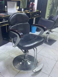 كرسي  للبيع  نضافه فول اخو جديد  سعره 80..الف مكاني الدوره شارع 60 .  ...