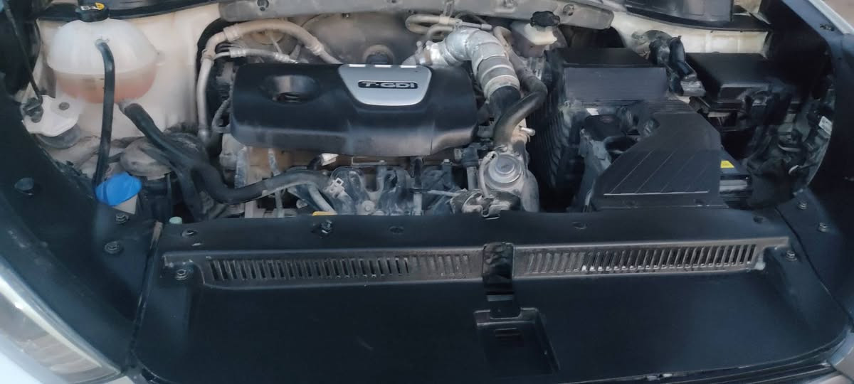 توسان 2017 للبيع فقط
وارد امريكي ضربتها بسيطه بس البنيد ومصلح عالبارد بدون تبديل
صور الحادث بالمنشور 
ايرباك استيرن فقط
السياره ماشيه 137 الف ميل
 السياره بصمه تشغيل وابواب
داخل السياره رصاصي مو اسود 
كشنات وارضيه مغلفه جلد 
تحكم ستيرن 
رادار نقطه عمياء 
 محرك 1600 تيربو 
 ويل كب 19    
كاميرا دوارة
 مقعد السائق كهرباء  
تدفئه بالكشنات
مثبت السرعة Cruise
 صندوق كهربائي
حساسات ضغط اطارات  
 نظام مانع الانزلاق
 نظام نزول المنحدرات
تبريد امامي وخلفي
وبعد بيها هواي مواصفات 
السياره كامله رقم انكليزي باسمي 
مكان السياره بالنجف
السعر 160 
***********
