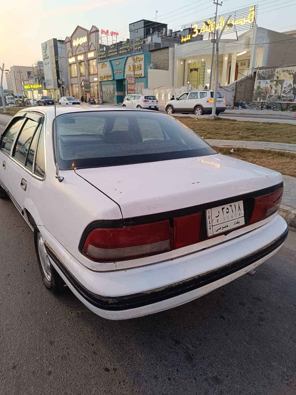 السلام وعليكم  
السياره جاهزه من كلشي 
للبيع دايو برنس موديل  1994
رقم بغداد الماني 
  تحويل مباشر 
السياره بلاديه 
كير ومحرك مكفولات كير عادي 
كهربائيات فول 
 تخم تاير جديد ويل كب 
 صدر امامي وخلفي جديد السياره.  
السياره مكفوله من ضربه 
 السعر28وبيهة مجال بسيط
 مكان بغداد رقم الهاتف.       ***********  
                            ***********
غير متواجد عل فيس الشراي يتصل
