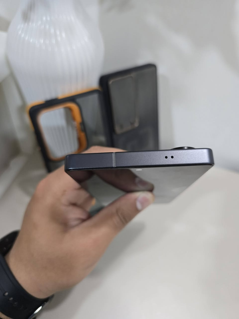 سلام عليكم ورحمه الله
25 الترا ذاكره 256 شرق اوسط عين فهد 
لون جت بلاك اسود طافي كارتون ضايعه ماكو
ويا كفرات اثنين وعدسات ياقوت جهاز مستخدم اقل شهر
نضافه 100/100 خدش مابي ابد جديد جدا 
مكفول من كلشي للبيع او مراوس مكاني بغداد كرخ 
السعر من الاخير مليون و100 قفل 
***********
