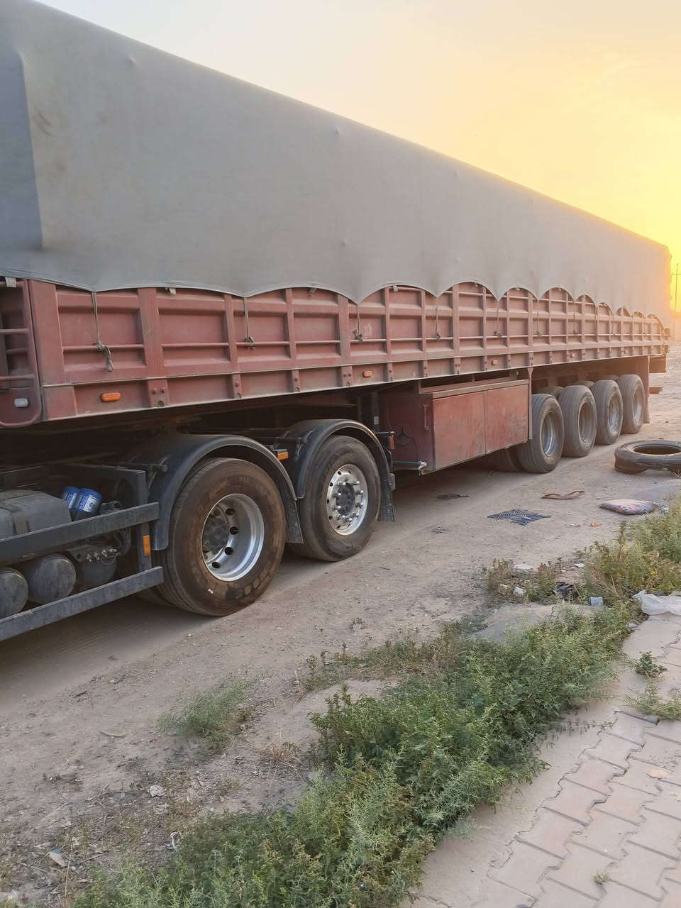 عرباله للبيع تفصال خالد الجنابي موديل 25/ السعر 275 ورقه /***********  واللي مو شراي لا يخابر
