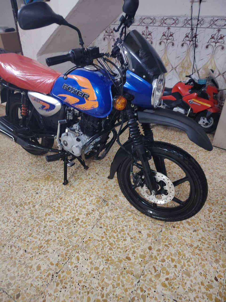 السلام عليكم
بوكسر جبلي للبيع موديل 2023 نازله ب 24 دراجه كفاله عامه ماشية 10الاف رقم بغداد تحويل ثاني يوم شرط عقد مروري دراجه جاهزه على اخر حبايه لا تخابرني اذا ما تقره تفاصيل  مكاني بغداد مكلف بل نشر هذا رقمي ***********
