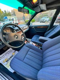 مرسيدس E300 • ١٩٩٠ • رقم بغداد انكليزي