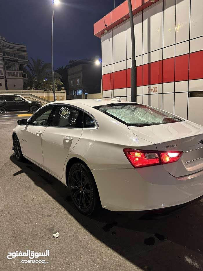 السياره بيها بنيد مبدل والدوسه طخه كلش بسيطه والباقي كلها كفاله السياره كير مكينه لغود شواصي 
مواصفات LT1 معروفه 
البصره السعر 135 وبيها مجال 
*********** البصرة, العراق
