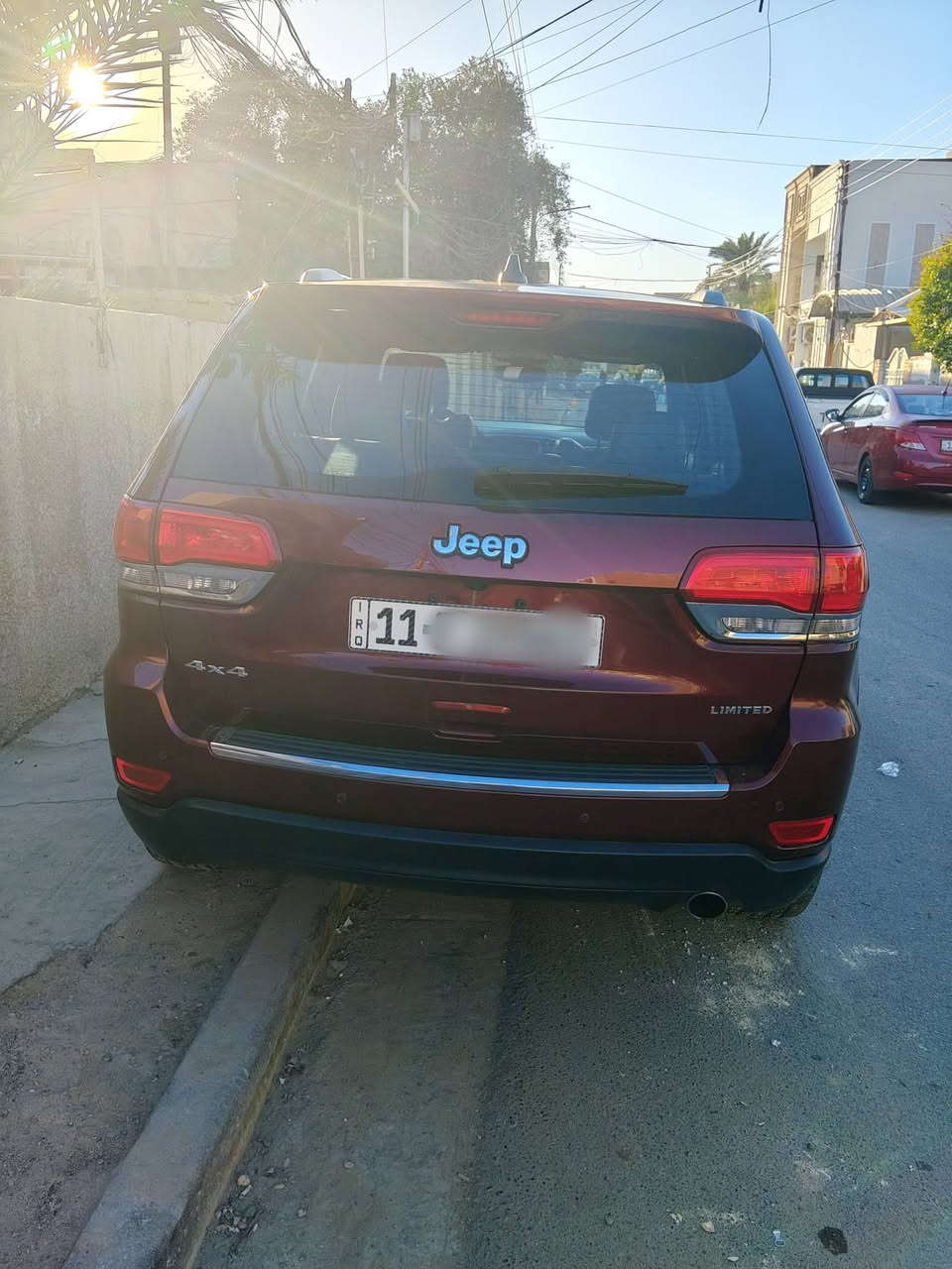 جيب كراند شيروكي لاريدو  امريكي 19 للبيع فقط رقم الهاتف *********** الحادث موجود بالصور
