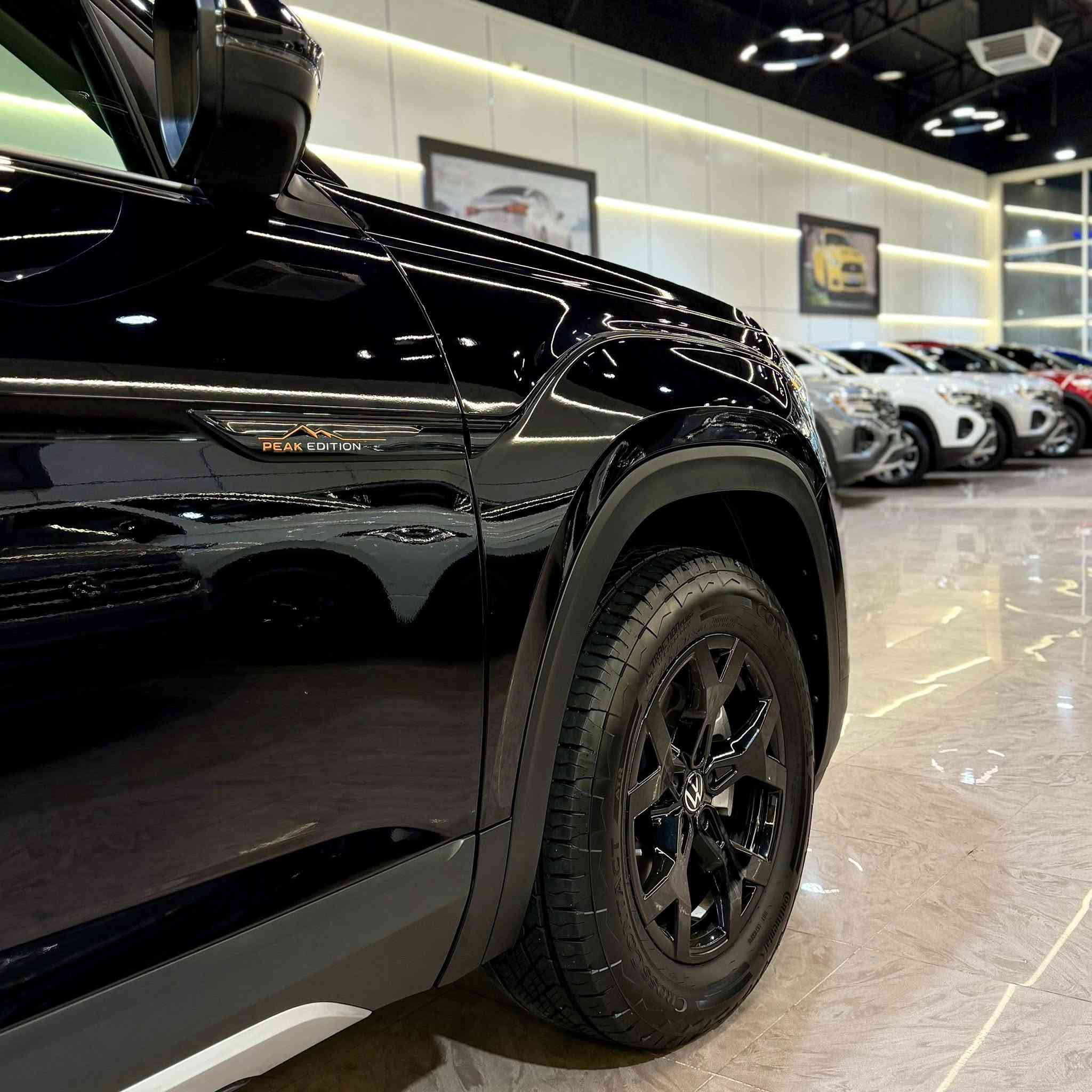 فولكسفاغن
أطلس, Peak Edition SE with Technology, 2024
عدد الأميال : 12,000 ميل
ضرر: قطعتين 
سلندر: 4 سلندر
محرک: 2.0
السعر / اتصل بنا
الكاميرا الخلفية - سقف بانورامي - صندوق كهربائي - التحكم على المنحدرات - مستشعر وقوف - تدفئة المقاعد - بصمة - مسند الذراع - مثبت السرعة - نوافذ كهربائية - شاشة - مراقبة النقطة العمياء - التعرف على إشارات المرور - نظام المفتاح الذكي - التحكم التلقائي في درجة الحرارة - نظام فرملة الطوارئ - مقاعد كهربائية - 6 وسادة هوائية - 8 وسادة هوائية - مصابيح زينون الأمامية - المصابيح الأمامية ليد - نظام الإنذار - قفل مركزي للأبواب - مانع الانزلاق - تدفئة مقود القيادة - إنارة محيطية - أبل كاربلاي - التشغيل عن بعد - ABS - AWD - رادار - ستائر خلفية

العنوان: اربيل - شارع  ١٠٠مقابل  دائرة  الكمارك
***********
***********
***
ڤۆڵکسواگن
ئەتلەس, Peak Edition SE with Technology, 2024
ماوەی ڕۆیشتن : 12,000 ميل
بۆیاغ: 2 پارچە
پستۆن: 4 پستۆن
بزوێنەر: 2.0
 نرخ / پەیوەندی بکە
کامێرای دواوە - پانۆراما - سندوقی کارەبایی - ڕاگری نشێوی - حەساس - گەرمکەرەوەی کوشن - بەسمە - ڕاگری مەچەک - دیاریکرنی خێرایی - جام کارەبایی - شاشە - ئاوێنەی ڕادار - ناسینەوەی هێماکانی هاتوچۆ - سیستەمی کلیلی زیرەک - کۆنترۆڵی پلەی گەرمی ئۆتۆماتیکی - یاریدەدەری برێک لە کاتی فریاکەوتن - کورسی کارەبایی - 6 پەڕەشووت - 8 پەرەشووت - لایتی پێشەوەی زینۆن - لایتی پێشەوەی لید - سیستەمی ئاگادارکردنەوە - قوفڵی دەرگاکان - کۆنتڕۆڵکردنی خزان - سوکان هیتەر - ڕووناکی دەوروبەری ژورەوە - ئەپڵ کارپلەی - شەغال - ABS - AWD - ڕادار - پەردە

  ناونیشان: هەولێر  شەقامی ١٠٠م بەرامبەر گومرگ
***********
***********
***
