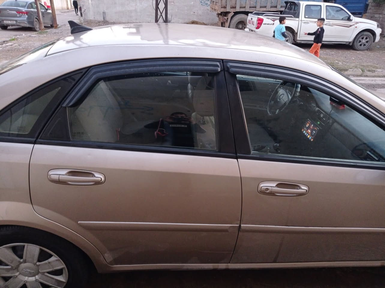 السلام عليكم ورحمه الله وبركاته
اوبترا للبيع 2006 لون ذهبي كير ومحرك شرط تايرات جددوتبريد ثلج كير عادي السيارة بيها قطعتين و دوسة السيارة مايعوزها شي خبر وبيك خير وتدلل السيارة رقم نينوى دولي باسمي
كورك :***********
اسيا : ***********
