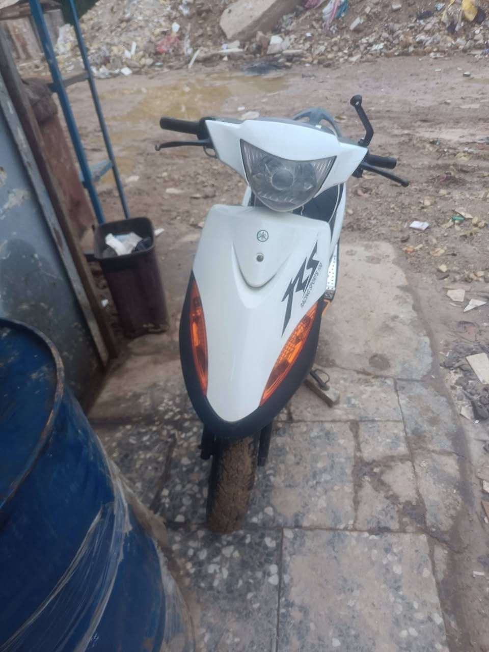 سلام عليكم دراجه لبيع ماكس عدله نضيفه بيها نوافص قليله كتف سلف وفج الامامي محرك  ممفتوح كفرات نضيفه جدا بغداد كفاءت العبيدي سعر 550  ***********
