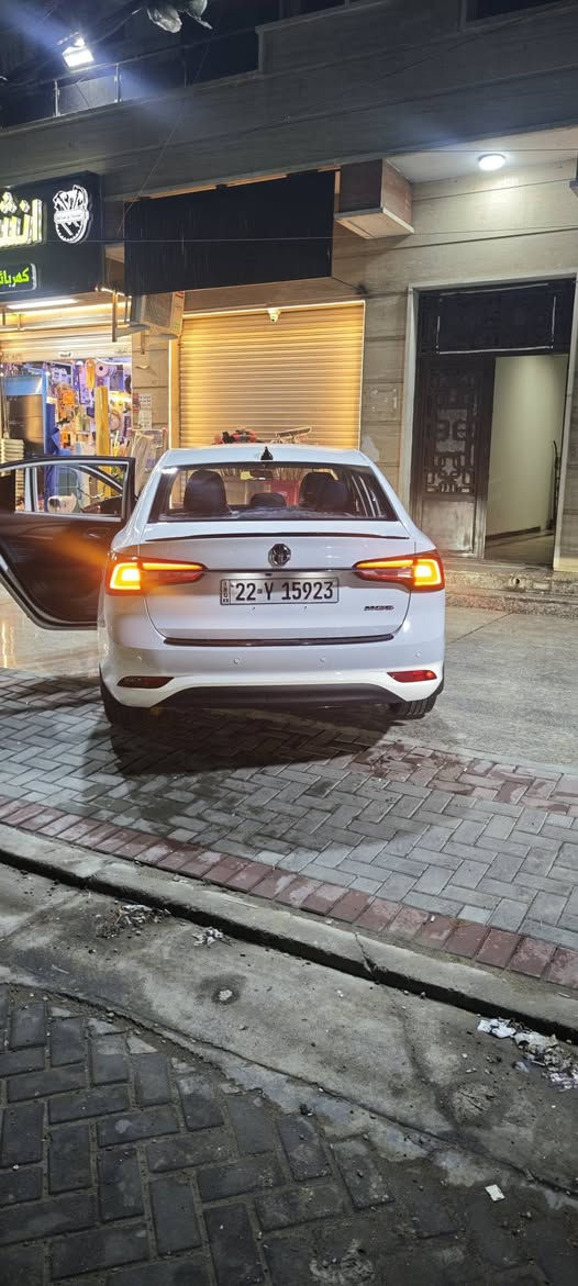 السلام عليكم سياره للبيع
نوع MG 5 موديل 2023 

سياره كير محرك تبريد تدفى صدر أمام خلفي دبلات الكل بلادي 

مامفتوح بيها برغي ولا مبدل 

الويل كب بلادي مصبوغ اسود حراري اصلي 

شاشه كبيره حساسات خلفيه 

شادها على ايدي بلادي عن طريق شاشه مع صوت الحساس 

سستم سماعات عدد٤ مشدود بلادي 

داشكم اصليه تصوير عن طريق الشاشه 

بانزين محسن فقط 

بيها فقط صبغ بل دوسه الي بضهر السايق من جوا ع حك شبر 

سعر 105 $وبيها مجال فقط حق الجيه***********
