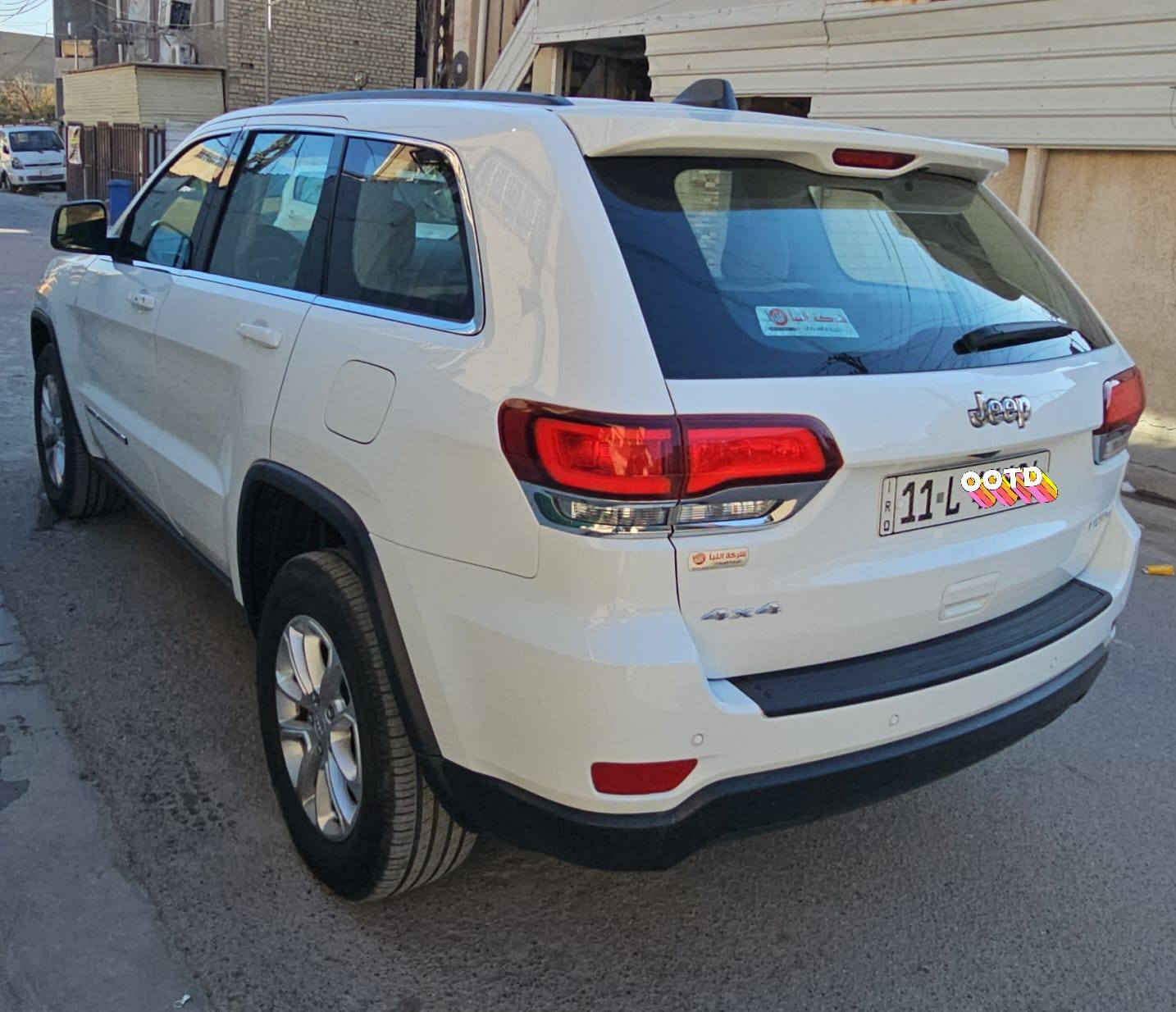 السلام عليكم ورحمة الله وبركاتة
تحيه طيبه 

جيب لاريدو وارد امريكي 

موديل   2022
ماشيه   31000  مايل 

رقم بغداد الدولي الجديد باسمي

فور ويل درايف   4X4

بصمه أبواب وتشغيل 
رادار جانبي نقطه عمياء 

داخل بيجي مخمل 
كشن كهرباء 

حادث جاملغ وبنيد  فقط بيه شويه تعديل 
بالبراكيت الأيمن 

مكاني بغداد الكرخ 

الاستفسار    ***********
