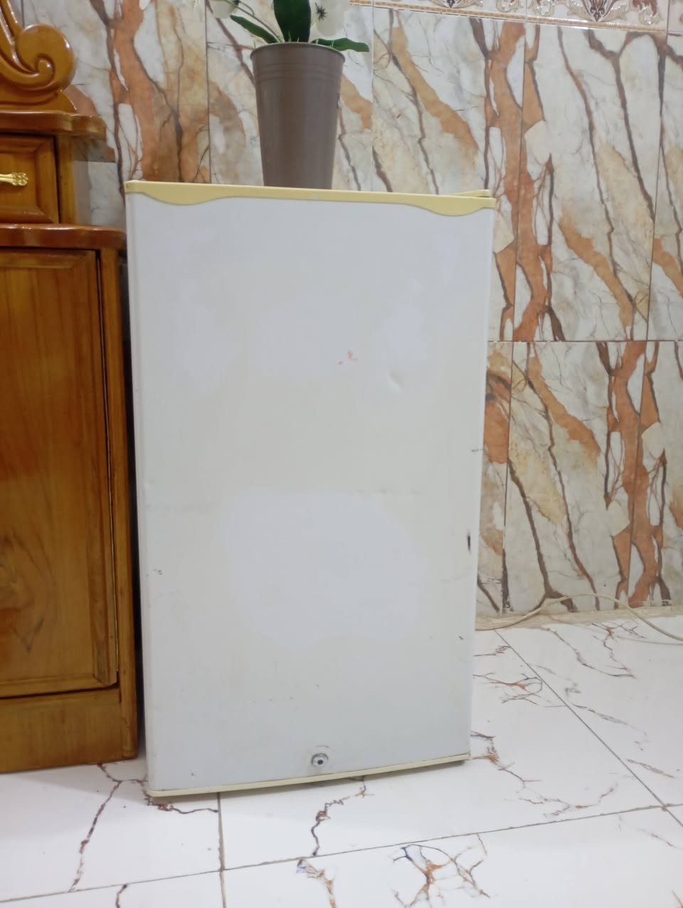 متاح ثلاجه مال غرفه شغاله شرط لتجميد نضيفه مكاني فلاحيه ***********
