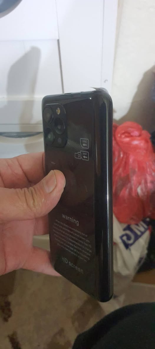 ٦ قطع موبايل صيني مال امزون طلعت ويه البضاعة ابيعه كلهن شلع بسعر ٧٥ الف الي يريدهن يتواصل على الرقم *********** واتساب
