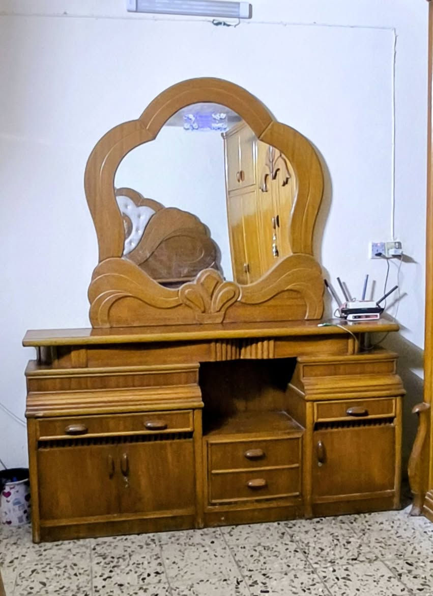 السلام عليكم غرفة عراقيه للبيع تسكام عراقية 5م كنتور طابقين العنوان دوانيه مركز هاذا رقمي*********** وشراي يتفضل خاص
