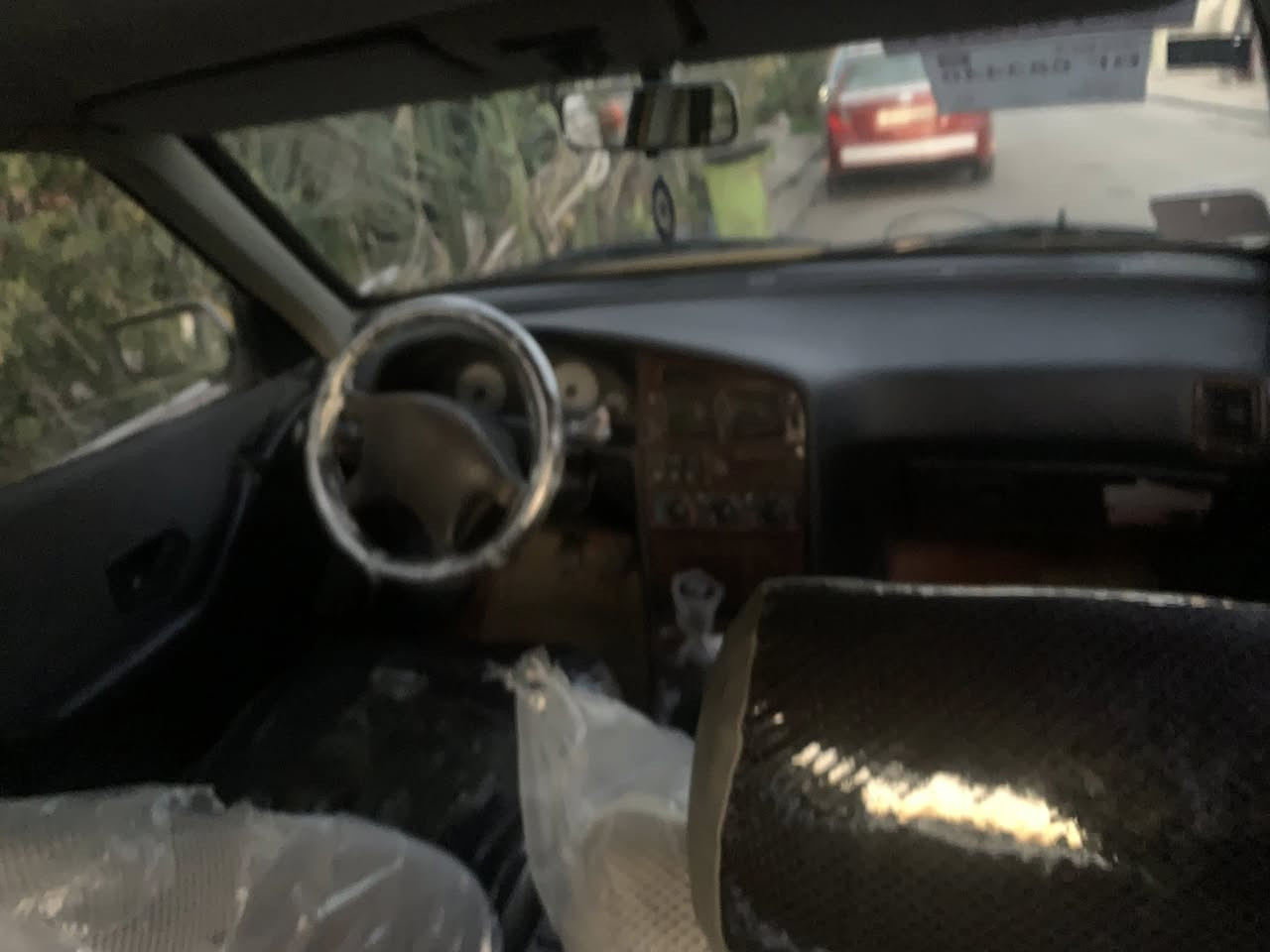 سلام وعليكم بارص15 كير مكينه خير من الله  تخم تايرجديد صدر امامي خلفي جديد تبريد شغال تتفئه شغاله غرفه جديدة مدوشمه عام سيارة جاهزة وكامله اي نقص مابيه بدون ضربه فقط جاملغ امامي بلادي مبدل وهلال معمر بدون خياسات  تحويل ثاني يوم سنويه بسمي وهزة جديدة سعر 46 وبيها مجال بسيط 
الاستفسار ع رقم ***********
العنوان بغداد البياع
