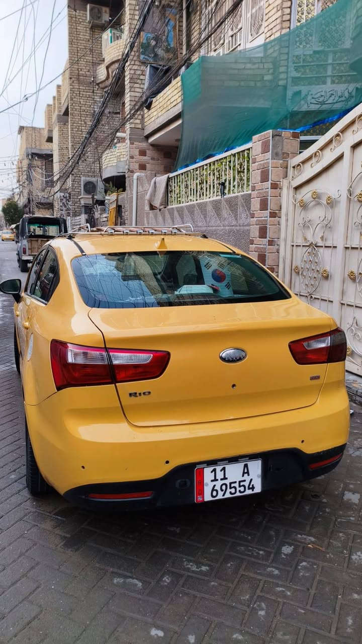 سلام عليكم
كيه ريو موديل2013 مكينه1600 كير مكينه خير من الله صدر جديد كشرهتها حلوه بس بيها طخات بصيطه مصفره هيئه وغرامات السياره بسمي  المكان مدينه الصدر. سعر 75 وبيها مجال  رقمي***********
