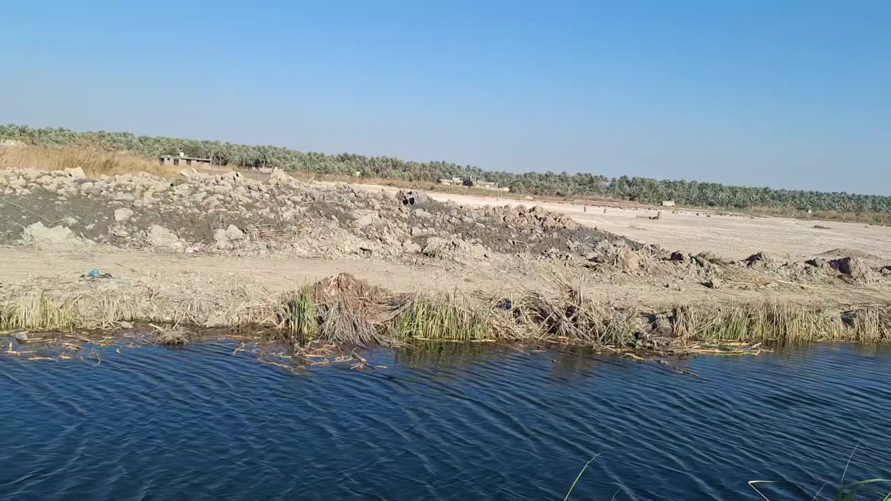 للبيع دونم ونص و٢٥٠ متر يعني ٤٠٠٠ متر طابو زراعي سند ٢٥ تحويل أسهم الواجهه ٢٥ متر ونزال الموقع طريق الابراهميه وتنزل بزل مطشر  ٥ كيلو وتنزل طريق فرعي ترابي ٦٠٠ متر للارض الخدمات تبعد ٤٠٠ متر السعر ١٣٠ مليون مجال بسيط للشراي للإستفسار الاتصال على الرقم ***********/ ابو محمد المسعودي
